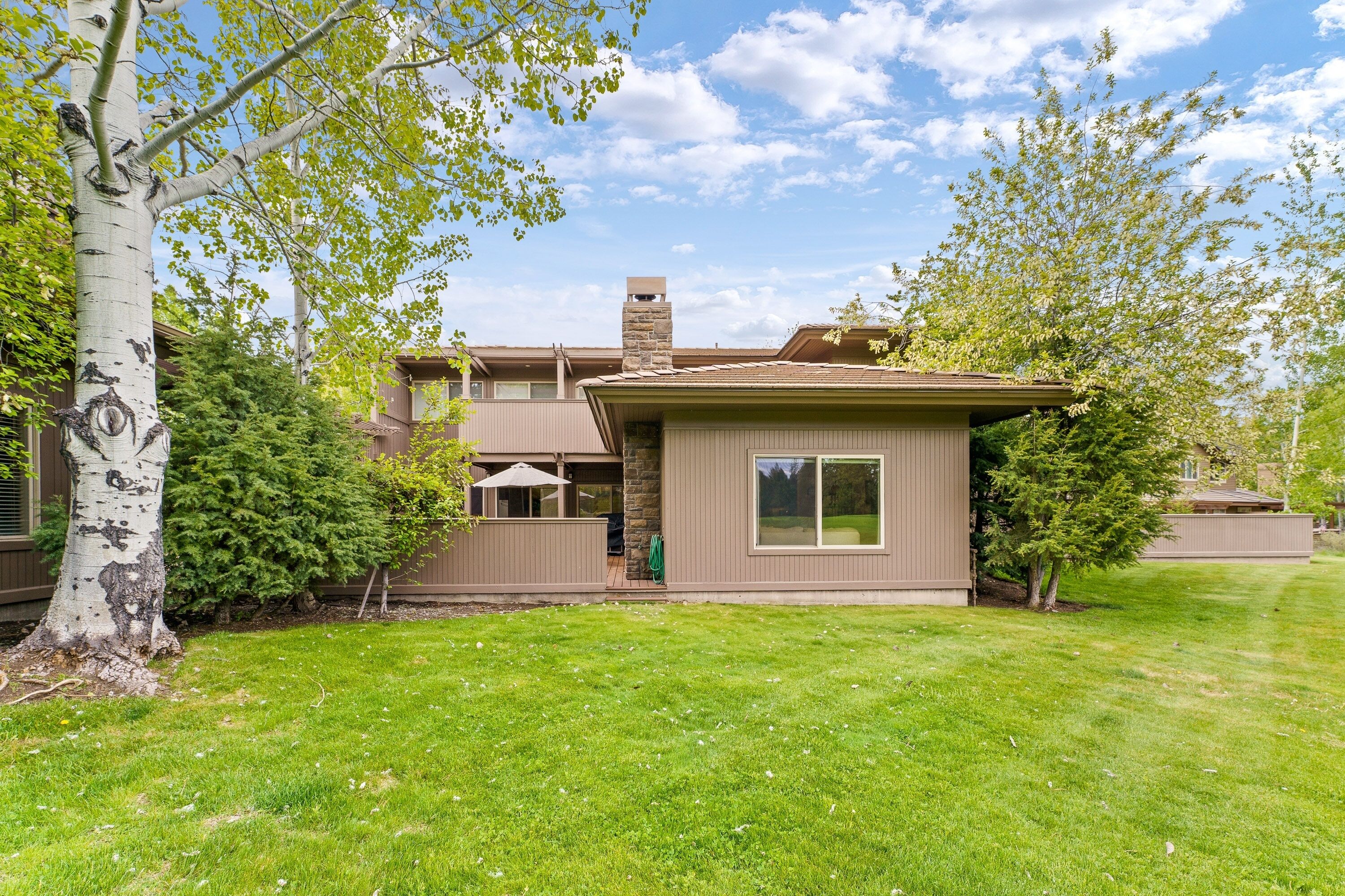 House, 2 Bedrooms | Exterior