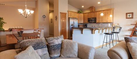 House, 3 Bedrooms | Living area