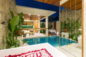 1 Bedroom Pool Villa | Bathroom | Separate tub and shower, deep soaking tub, rainfall showerhead - Bali Vilaasee (Seminyak)