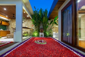 1 bedroom, in-room safe, individually decorated, individually furnished