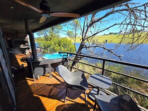 Eco Pod 3 (2 sleeper) | Terrace/patio