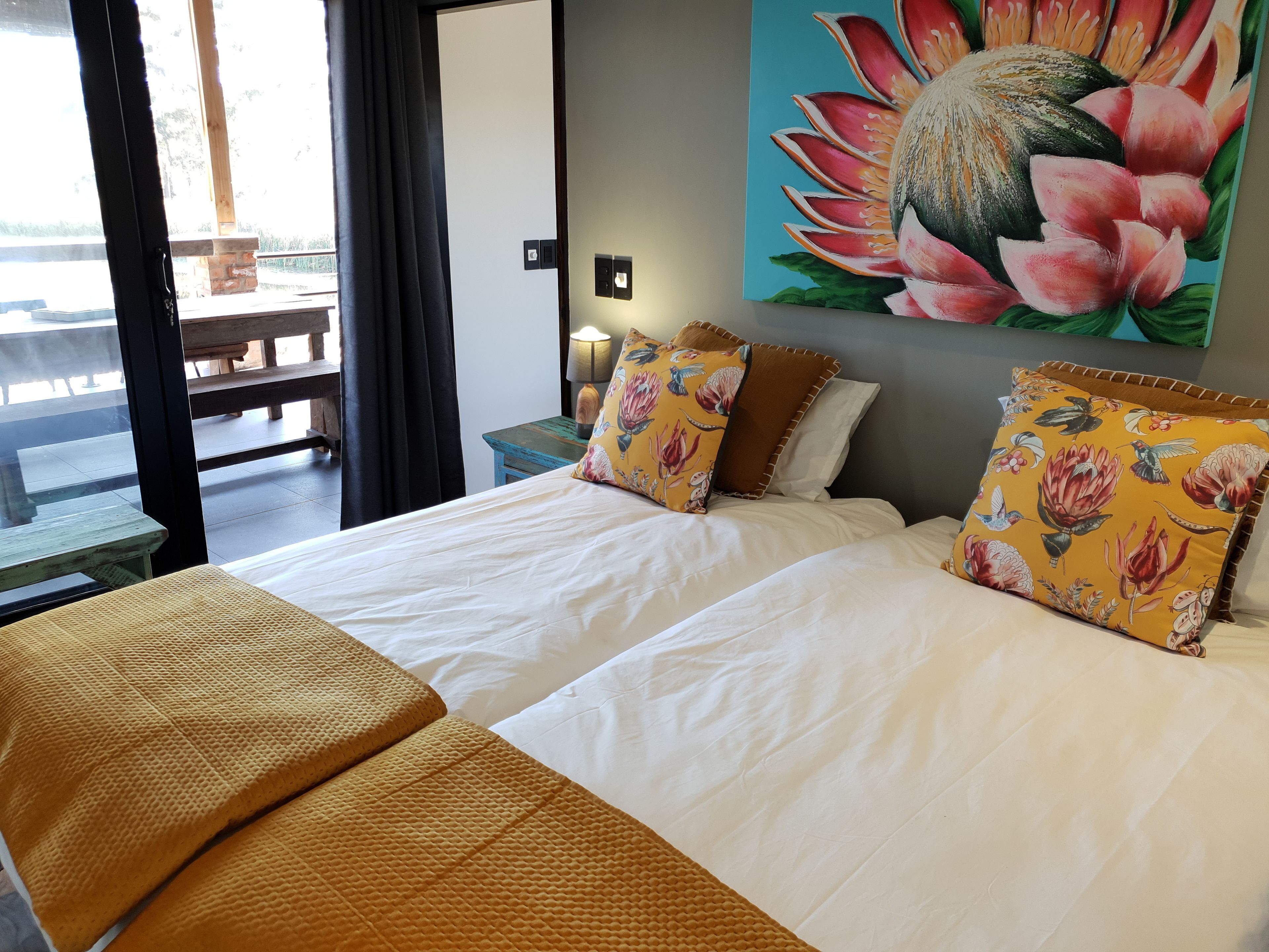 Premium bedding, down comforters, minibar, individually decorated