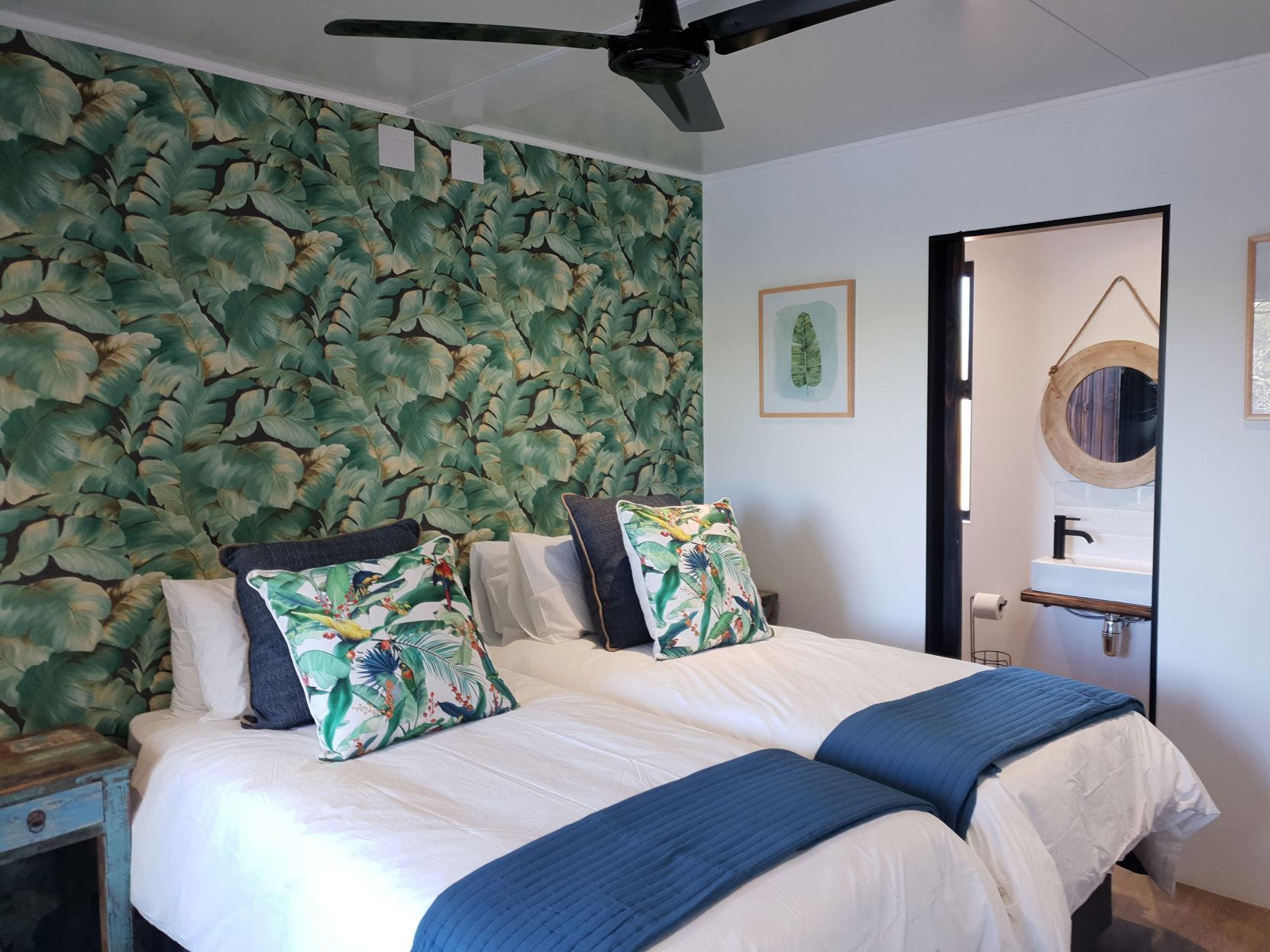 Premium bedding, down comforters, minibar, individually decorated