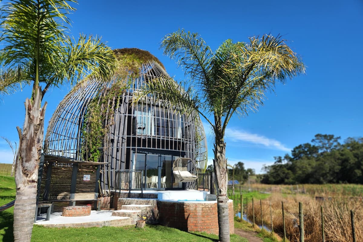 Eco Coconut 7 (4-6 sleeper) | Vista al lago
