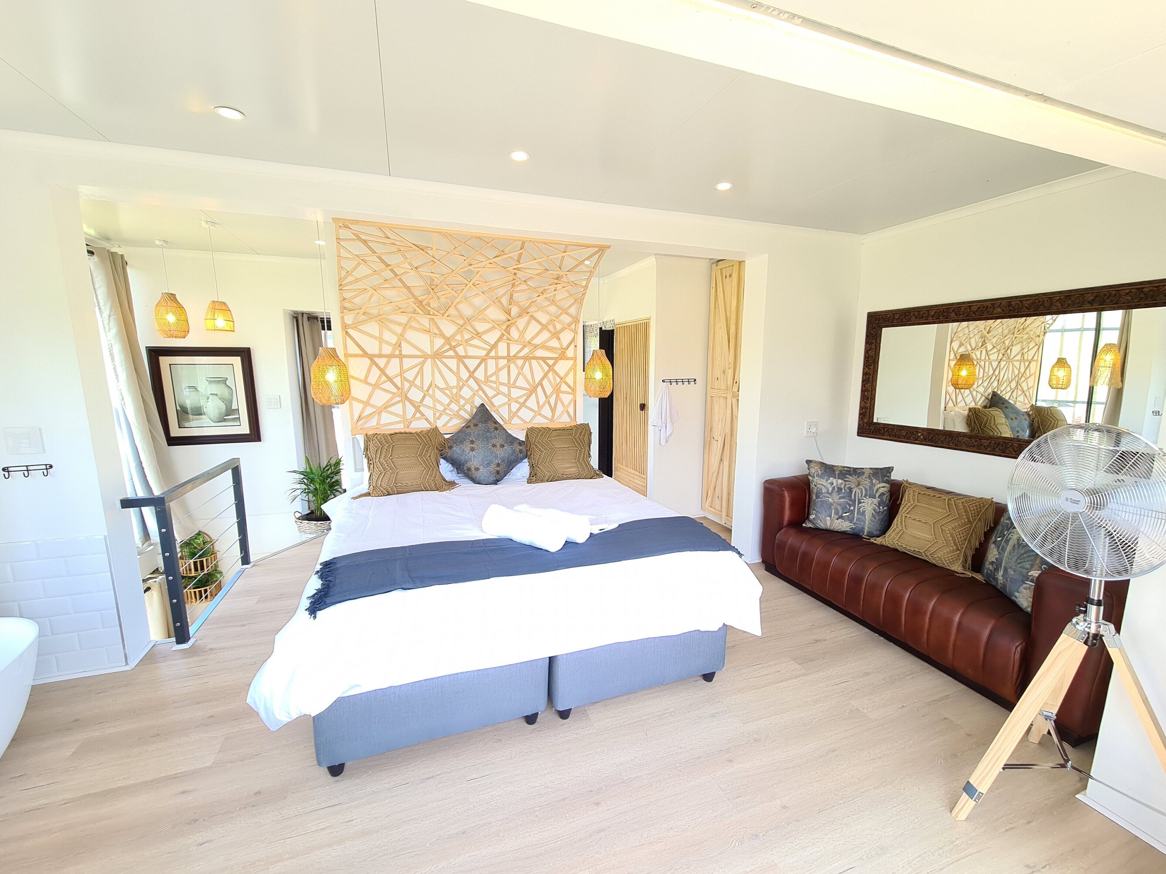 Premium bedding, down comforters, minibar, individually decorated
