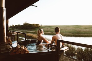 Eco Pod 4 (2 sleeper) (4) | Terrace/patio