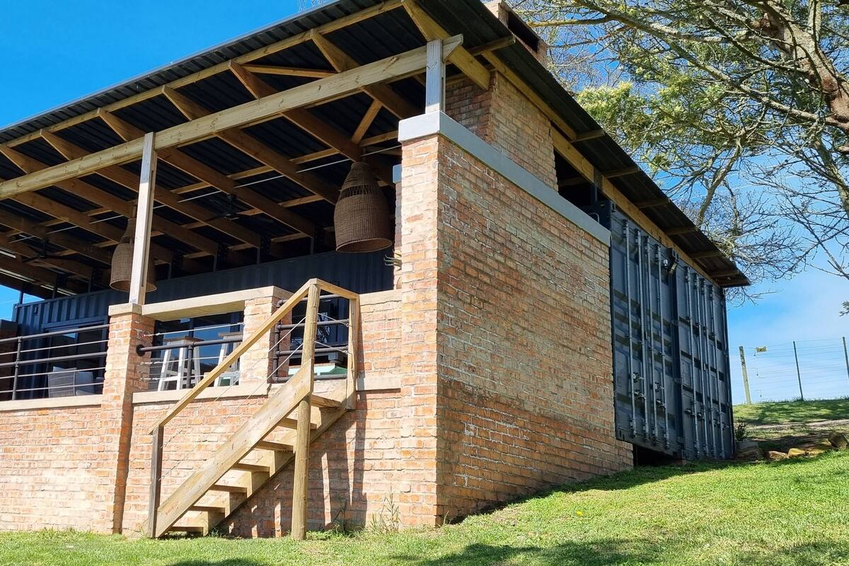 Eco Cabin 2 | 高档床上用品、羽绒被、迷你吧、办公桌