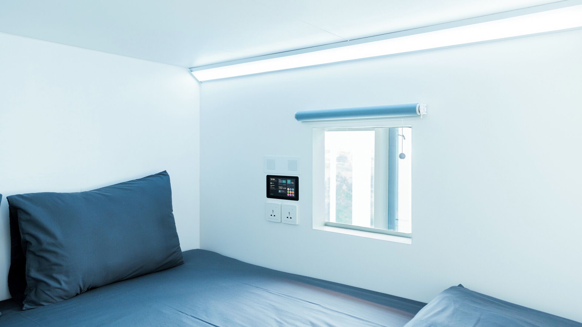 遮光窗帘、免费 WiFi、床单