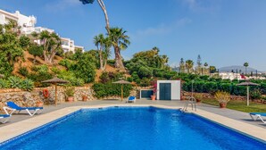 Pool - Azahara Marbella - Modern decorated apartment with lovely terrace view (Marbella)