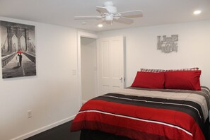 2 slaapkamers, een strijkplank/strijkijzer, gratis wifi, beddengoed
