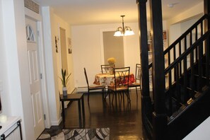 Dining - Great Location Easy to find (Saylorsburg)