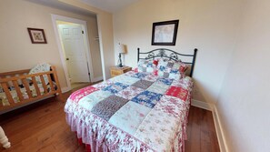 Cottage (Stunning Rock House located near the ) | Laptop workspace, free WiFi, bed sheets - Bluff Family Retreat (Bluff)