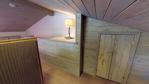 Condo (Antique Condo located near Historic B)