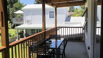 Comfort Suite | 1 bedroom, desk, iron/ironing board, free WiFi