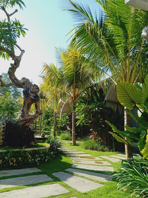 Garden view - Kompyang Cottage (Penida Island)