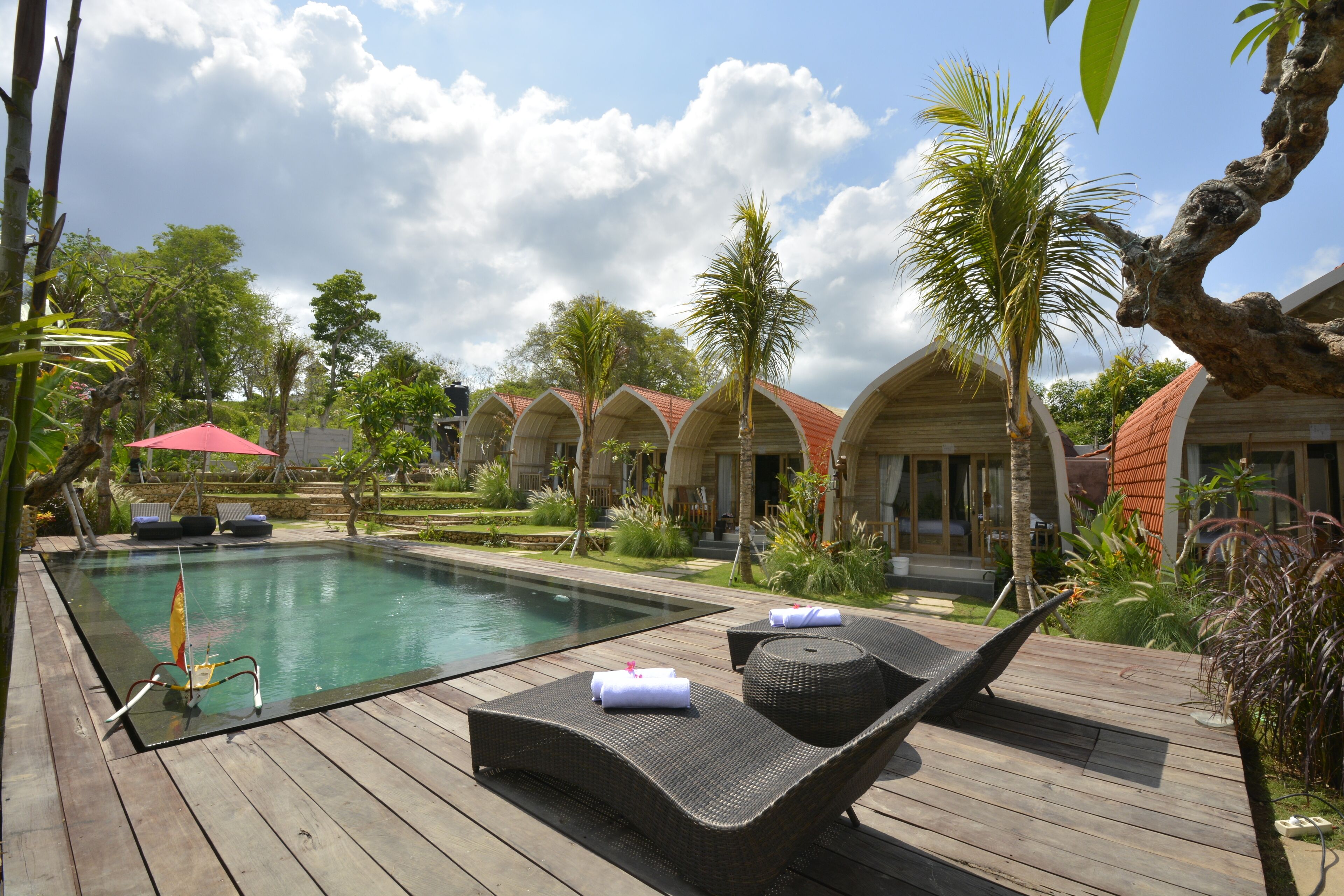 Outdoor pool, sun loungers