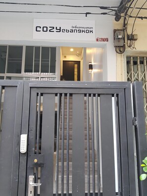 Exterior detail - Cozy Studio 1 in Sathorn (BTS Surasak&Chongnonsi) (Bangkok)