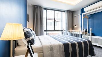 1 bedroom, desk, iron/ironing board, WiFi