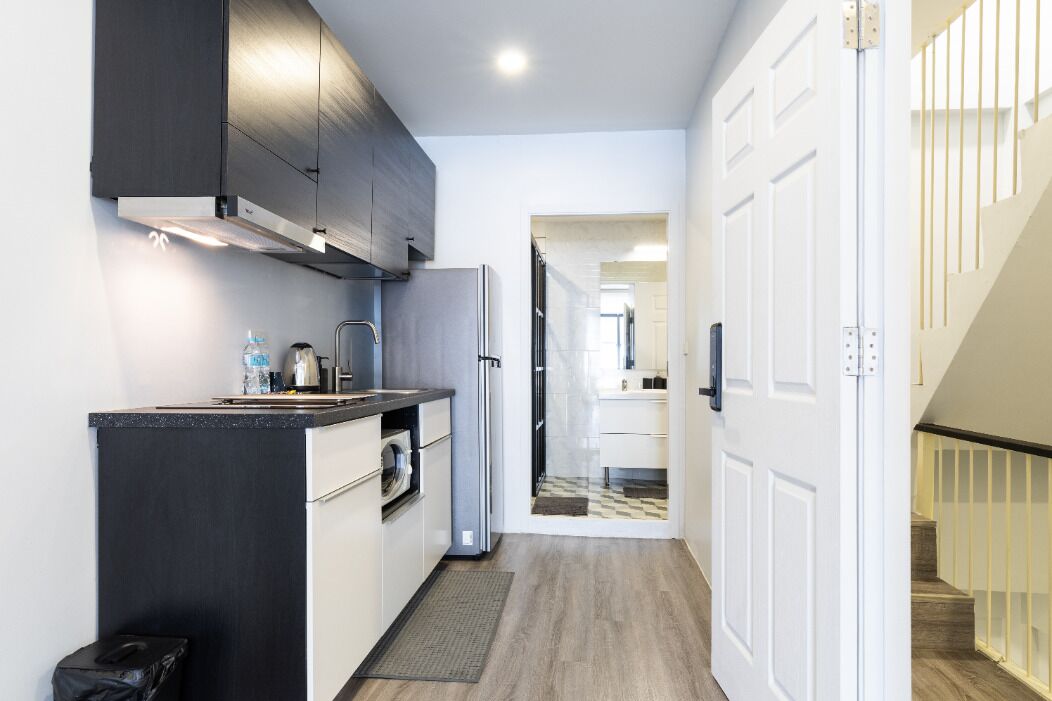 Fridge, microwave, stovetop, electric kettle