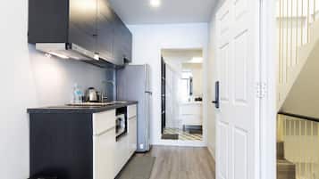 Fridge, microwave, stovetop, electric kettle