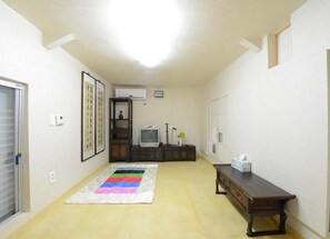 Family Studio Suite (Wilderness) | Individually furnished, free WiFi