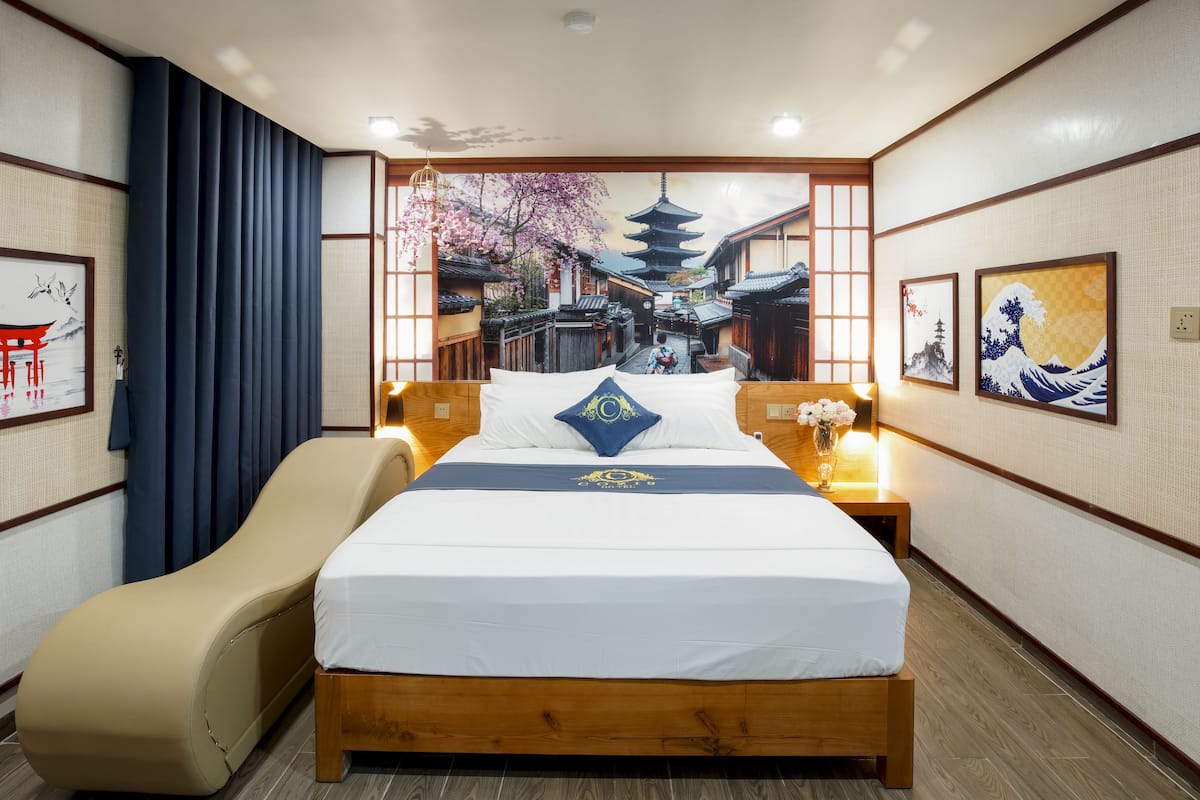 Japan Room | Desk, laptop workspace, blackout curtains, soundproofing