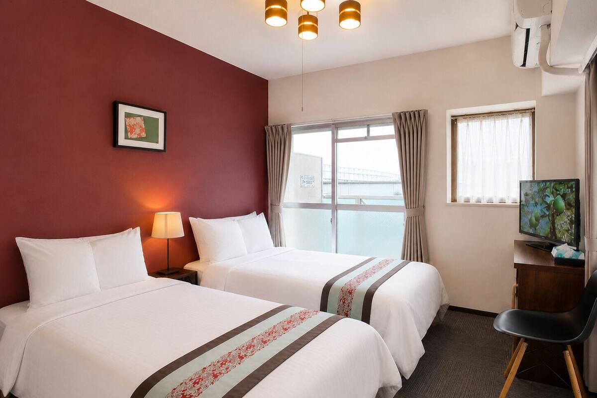 Apartamento, 2 camas individuales, balcón, vistas a la ciudad (501) | 1 dormitorio, escritorio, tabla de planchar con plancha y wifi gratis