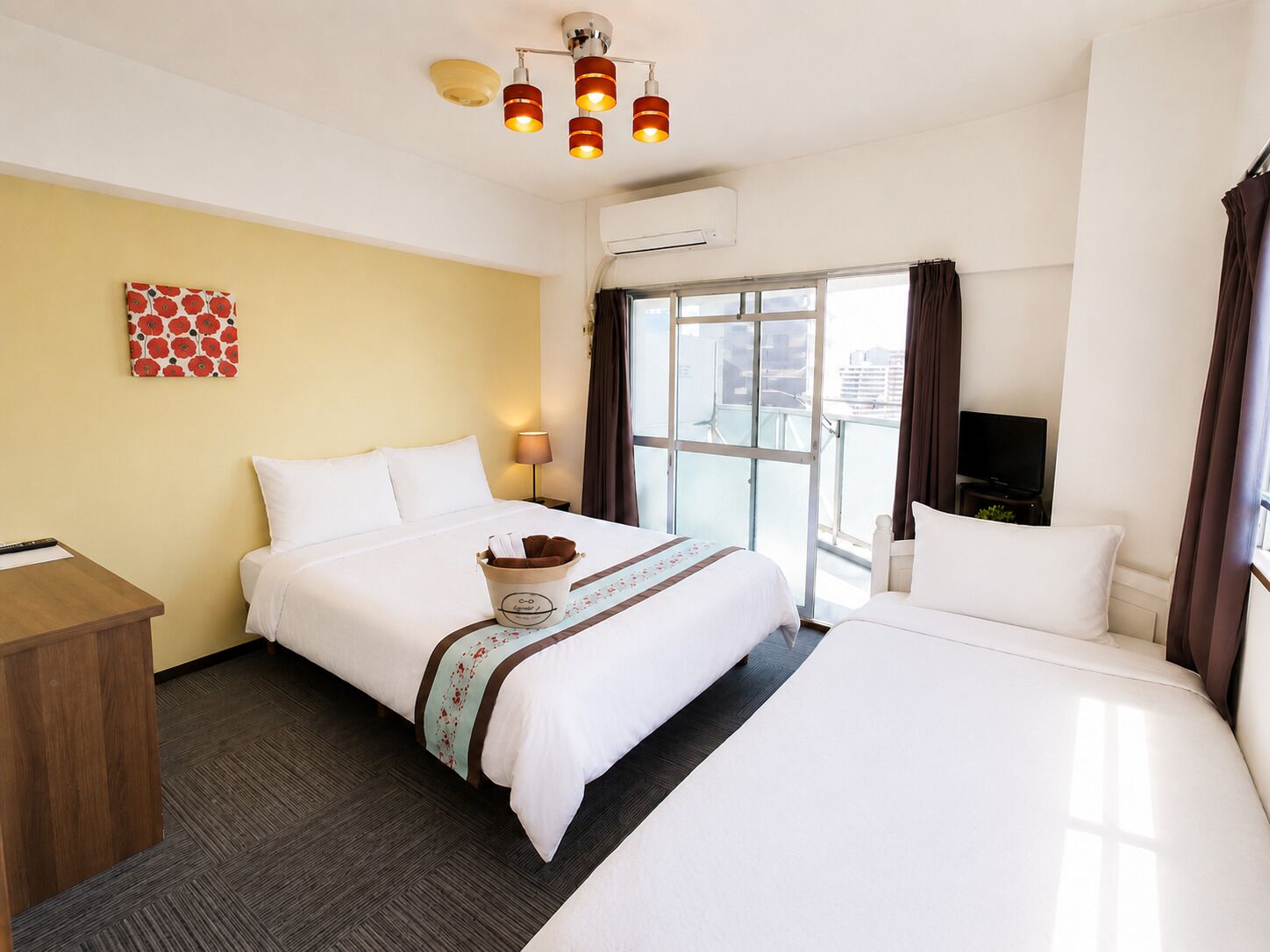 Apartamento, sacada, vista para a cidade (1003) | 1 quarto, escrivaninha, ferros/tábuas de passar roupa, Wi-Fi de cortesia
