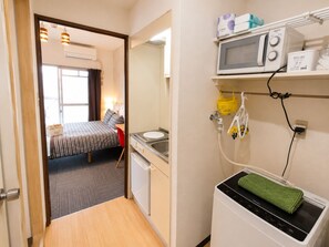 1 chambre, bureau, fer et planche à repasser, accès au Wi-Fi (inclus)