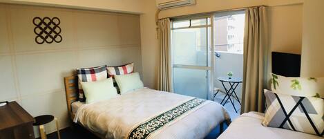 Chuveiro/banheira combinados, produtos de toalete grátis