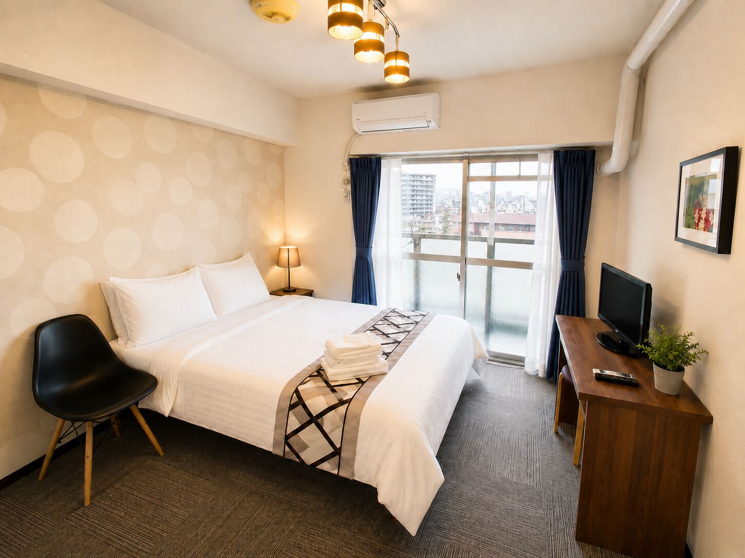 Apartamento, 1 cama de casal, sacada, vista para a cidade (804) | 1 quarto, escrivaninha, ferros/tábuas de passar roupa, Wi-Fi de cortesia