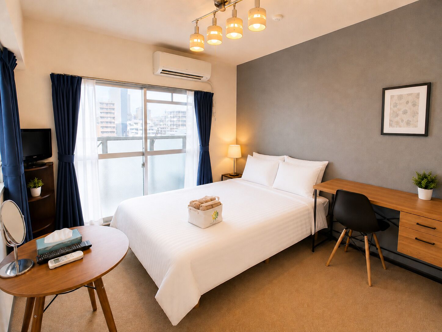 Apartamento, 1 cama de casal, sacada, vista para a cidade (805) | 1 quarto, escrivaninha, ferros/tábuas de passar roupa, Wi-Fi de cortesia