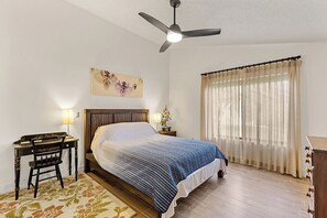 3 bedrooms, individually decorated, individually furnished, desk