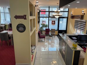 Reception - Hotel Nacional Garni (Sarajevo)