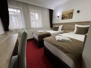 Chambre Deluxe avec lits jumeaux | Literie de qualité, lit avec matelas en mousse à mémoire