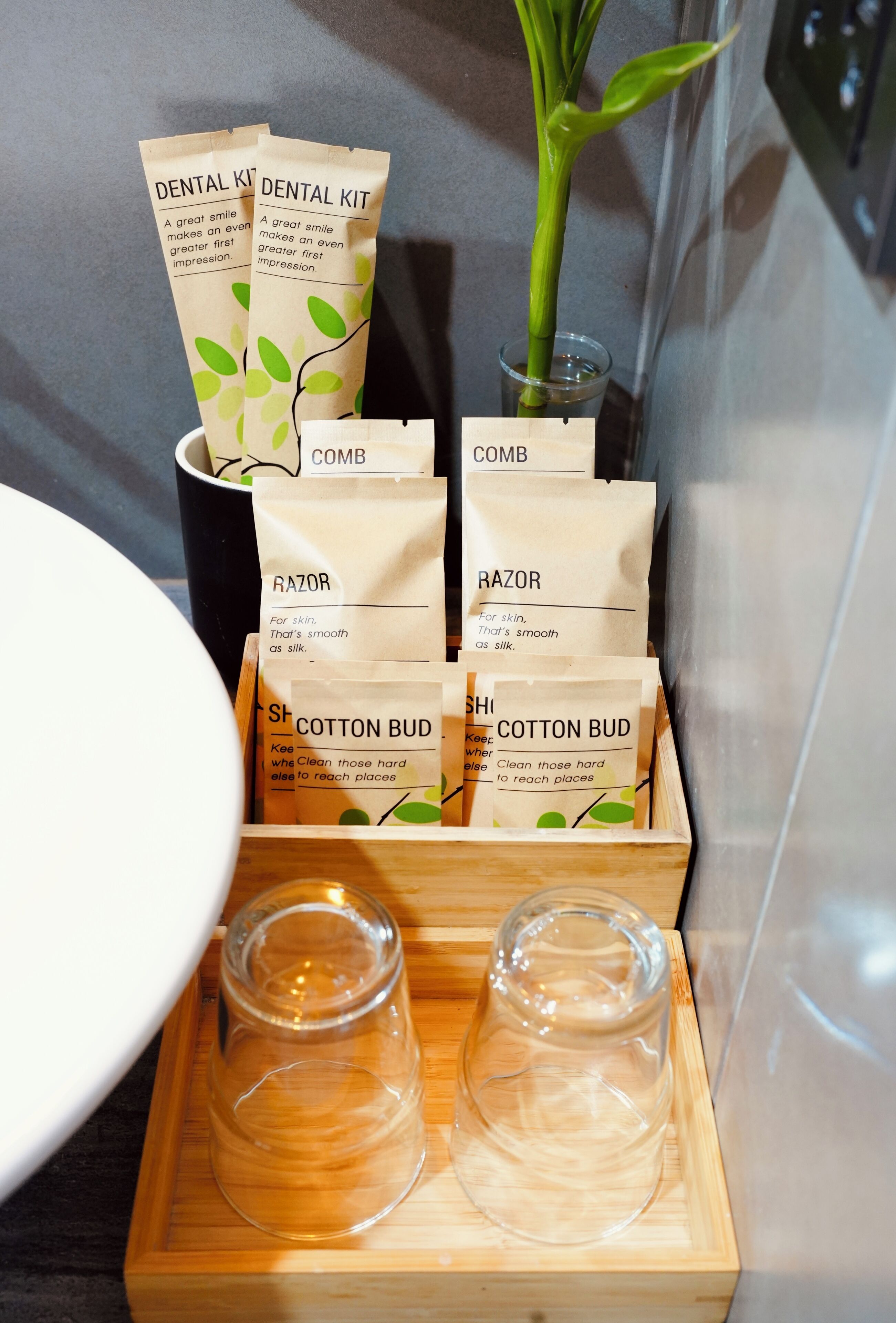 shower, rainfall showerhead, free toiletries, hair dryer