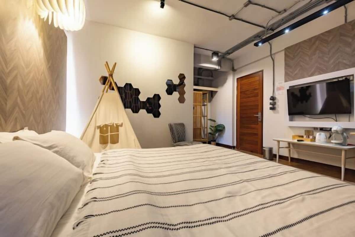 Minibar, coffres-forts dans les chambres, rideaux occultants