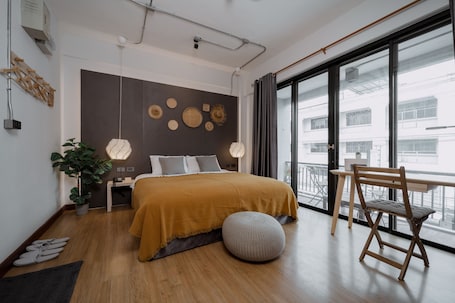 Deluxe Double Room with Balcony | Minibar, in-room safe, blackout drapes, iron/ironing board