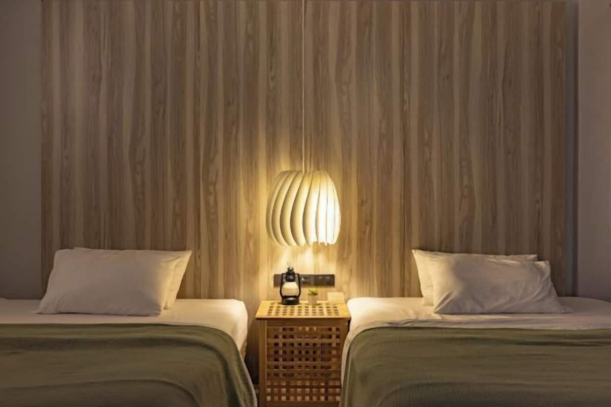 Minibar, coffres-forts dans les chambres, rideaux occultants