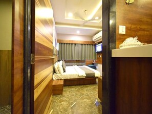 In-room safe, desk, soundproofing, rollaway beds