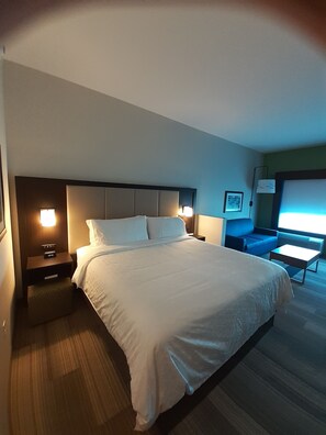 In-room safe, blackout curtains, iron/ironing board, free WiFi - Holiday Inn Express Richburg by IHG (Richburg)