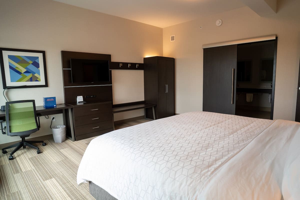 Suite, 1 slaapkamer | 1 slaapkamer, een kluis op de kamer, verduisterende gordijnen