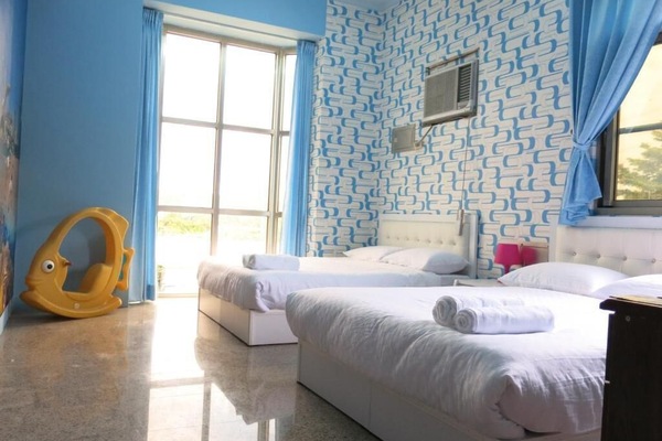 Quadruple Room | Blackout drapes, soundproofing, WiFi (free), bed sheets