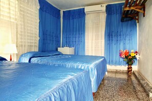 Basic Quadruple Room | Bed sheets