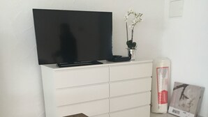 WiFi (free), bed sheets - Giessener Bett 2 (Giessen)