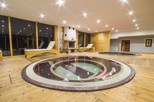 Bañera de hidromasaje interior