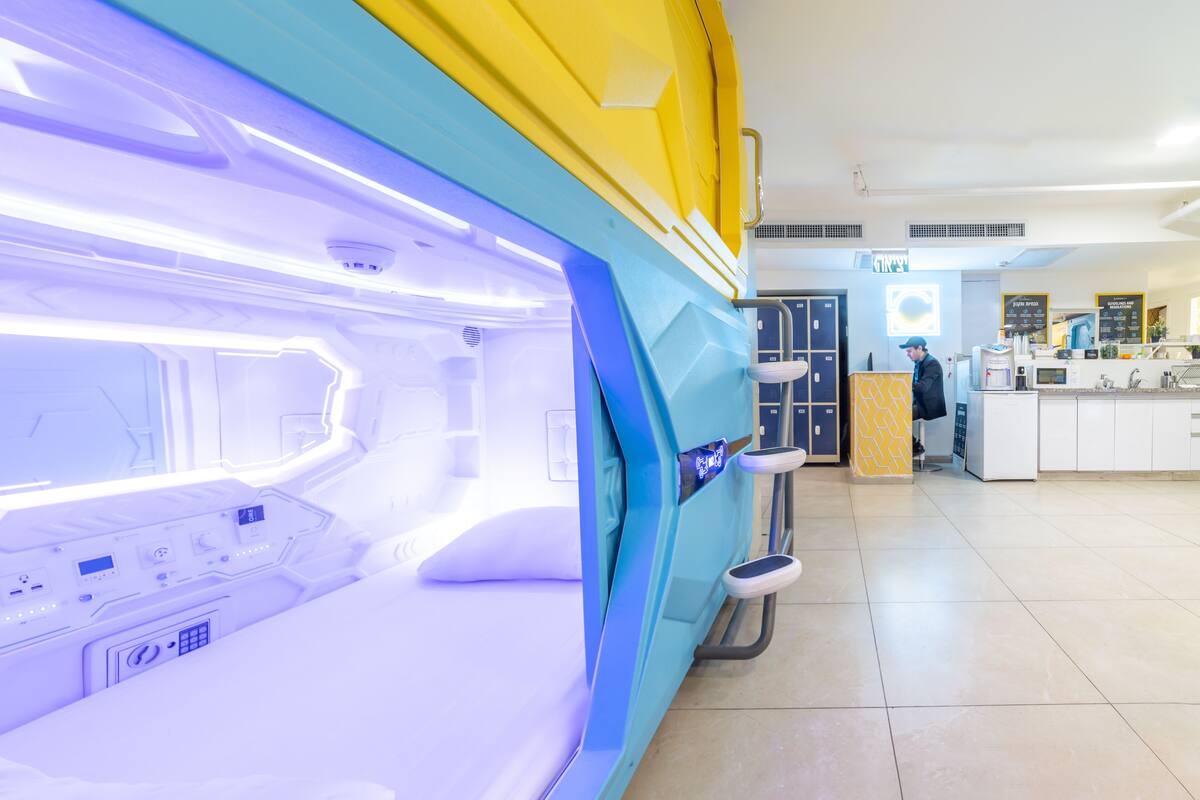 Basic Room | In-room safe, soundproofing, WiFi (free), bed sheets