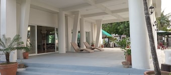 North Shores Inn