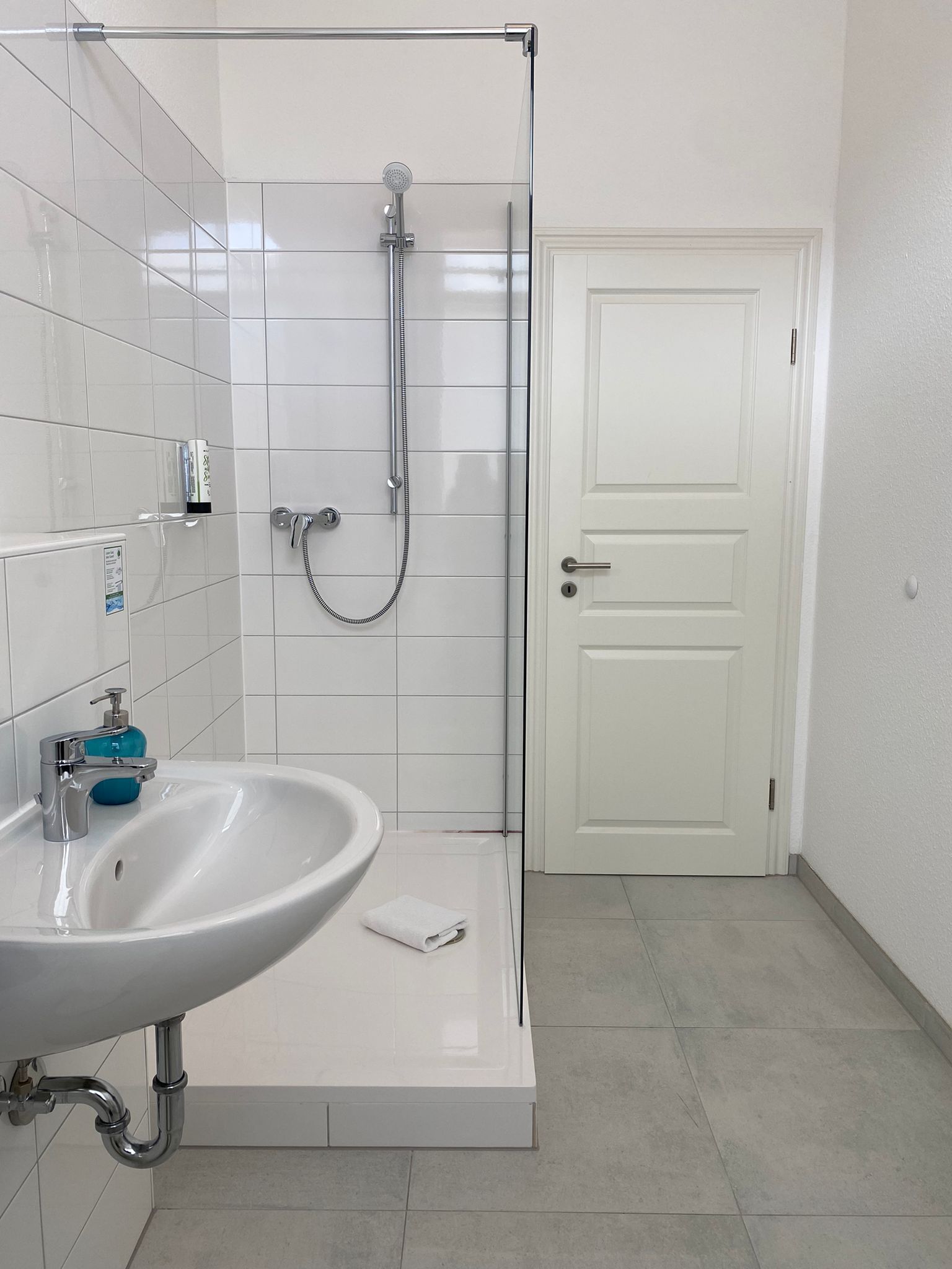 family studio suite | hypo-allergenic bedding, individually decorated, desk, laptop workspace