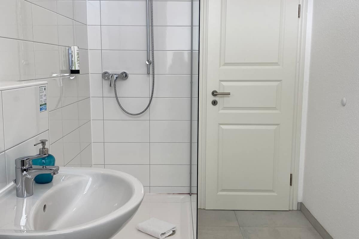 family studio suite | hypo-allergenic bedding, individually decorated, desk, laptop workspace